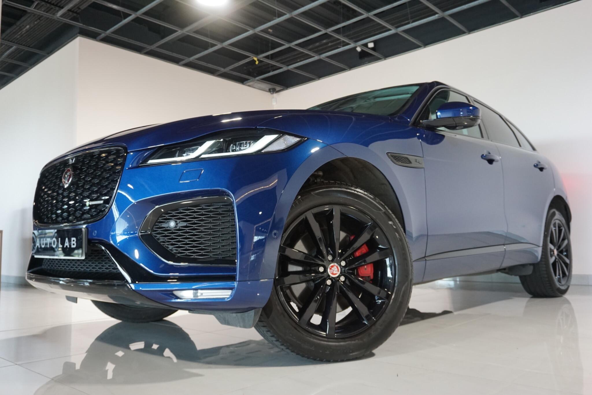 Jaguar F-PACE 3.0 D300 MHEV R-Dynamic SE SUV 5dr Diesel Auto AWD Euro 6 (s/s) (300 ps)